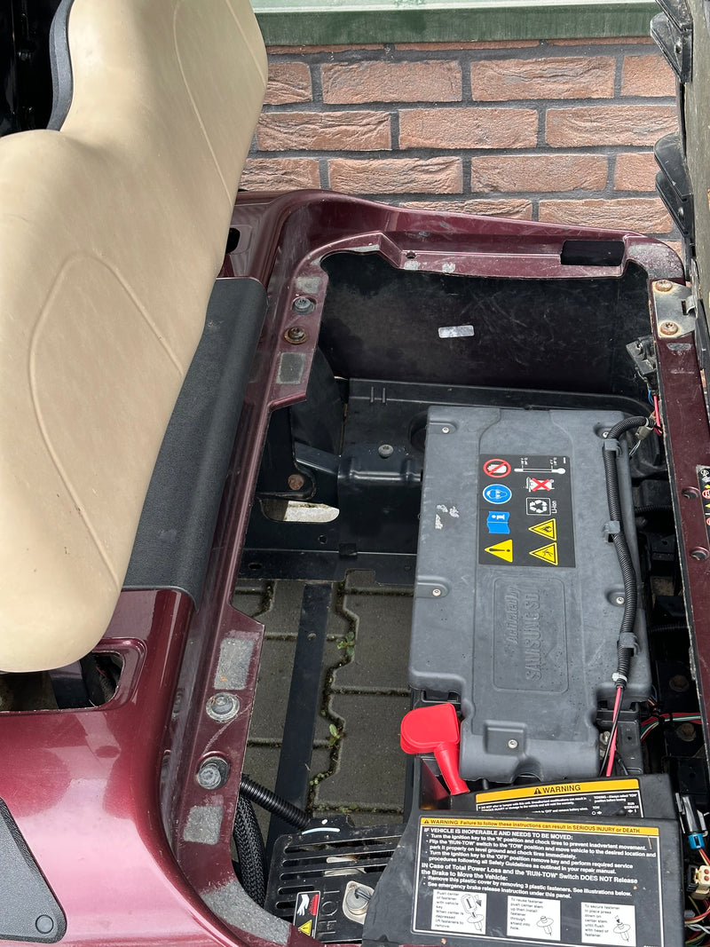 EZGO RXV Elite 2+2 48V Burgundy 2020